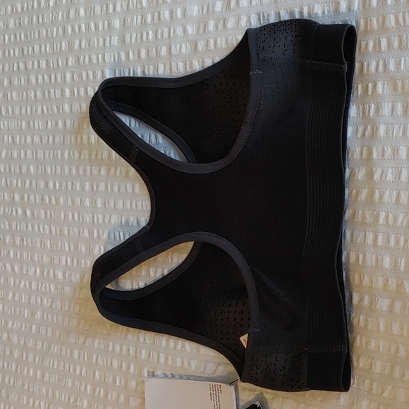 NWT Nike Swoosh Girls Youth Sports Top Medium - Picture 8 of 15